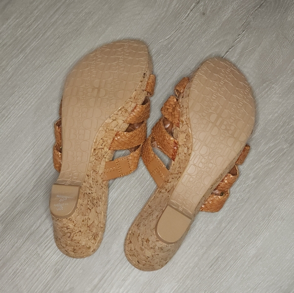 Dana Buchman cork wedge sandal size 9 - Picture 4 of 4